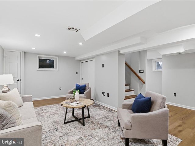 6437 SPRING TER, Falls Church, VA 22042