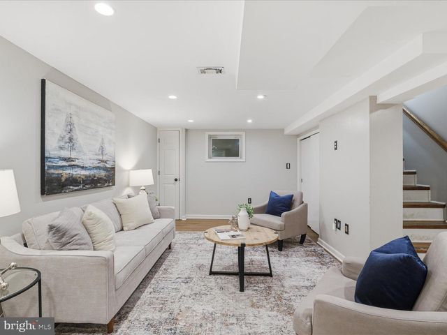 6437 SPRING TER, Falls Church, VA 22042