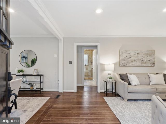 6437 SPRING TER, Falls Church, VA 22042