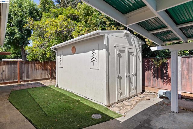 5269 Abbey Ct, Newark, CA 94560