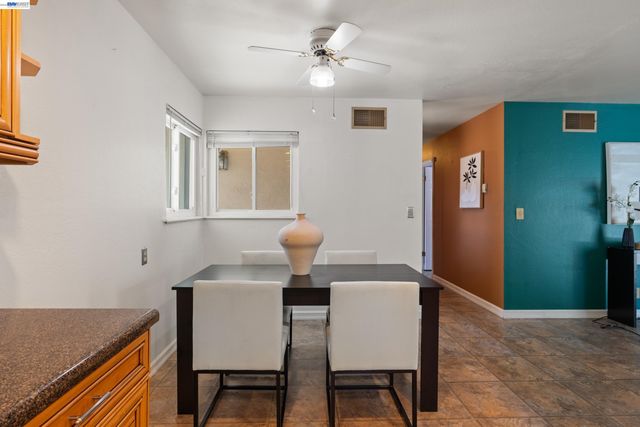 5269 Abbey Ct, Newark, CA 94560
