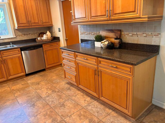 5269 Abbey Ct, Newark, CA 94560