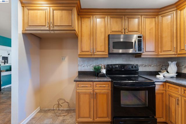 5269 Abbey Ct, Newark, CA 94560