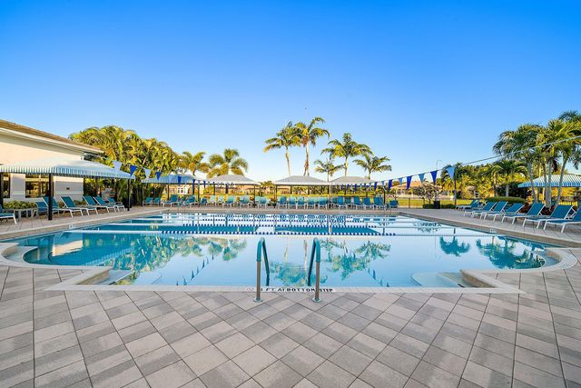 10612 Whitewind Circle, Boynton Beach, FL 33473