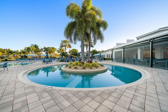 10612 Whitewind Circle, Boynton Beach, FL 33473