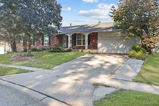 3929 Hirondelle Lane, Florissant, MO 63034