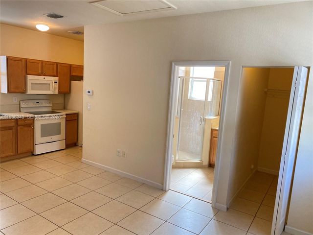 9430 SW 170th Psge 0, Miami, FL 33196