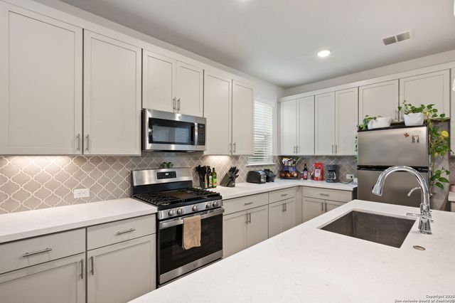 9019 Stillwater Pass, San Antonio, TX 78254