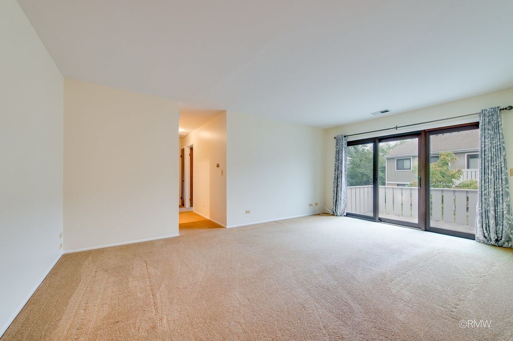 404 Sandalwood Lane A2, Schaumburg, IL 60193 — photo 4