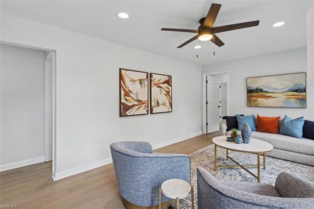 701 Sparrow RD, Chesapeake, VA 23325