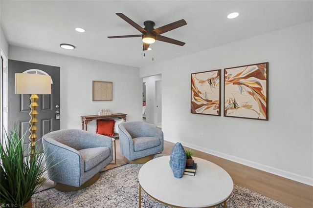 701 Sparrow RD, Chesapeake, VA 23325