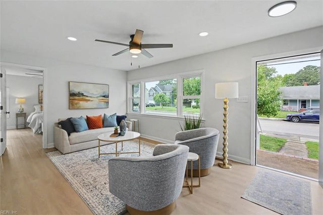 701 Sparrow RD, Chesapeake, VA 23325