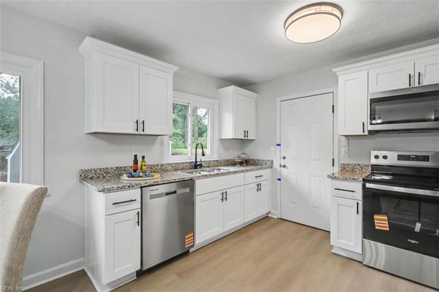 701 Sparrow RD, Chesapeake, VA 23325