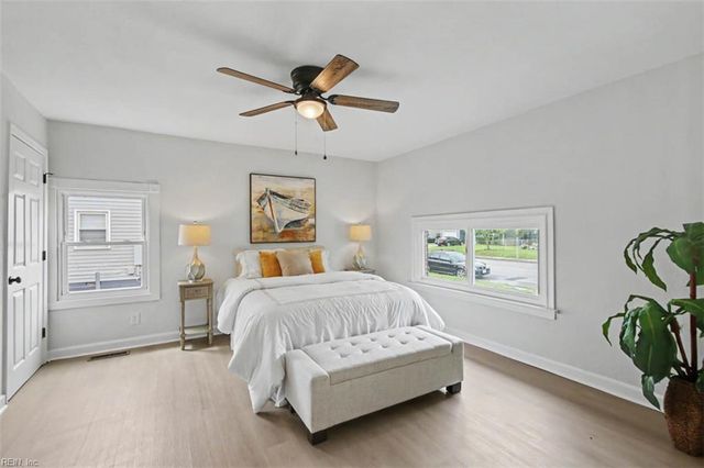 701 Sparrow RD, Chesapeake, VA 23325