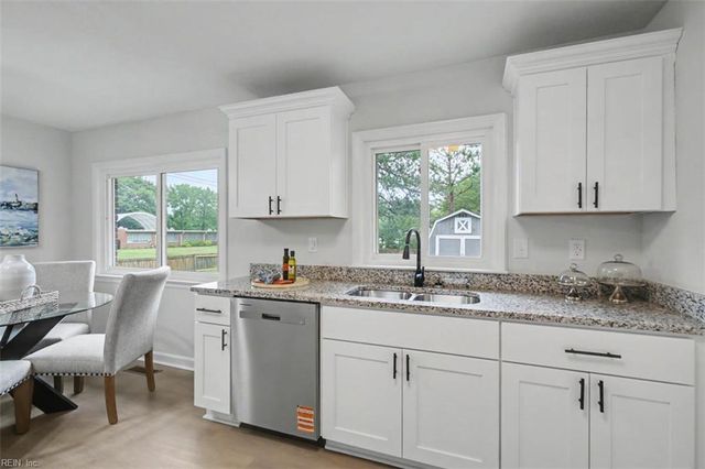 701 Sparrow RD, Chesapeake, VA 23325
