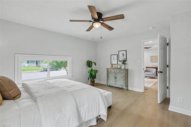 701 Sparrow RD, Chesapeake, VA 23325