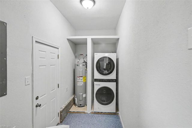 701 Sparrow RD, Chesapeake, VA 23325