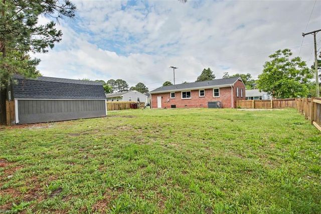701 Sparrow RD, Chesapeake, VA 23325
