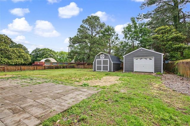 701 Sparrow RD, Chesapeake, VA 23325