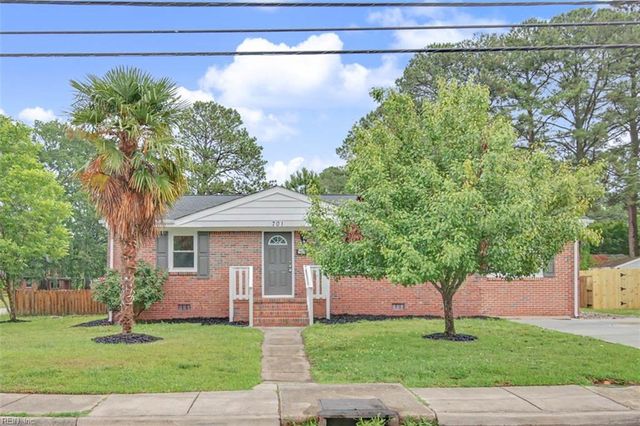 701 Sparrow RD, Chesapeake, VA 23325