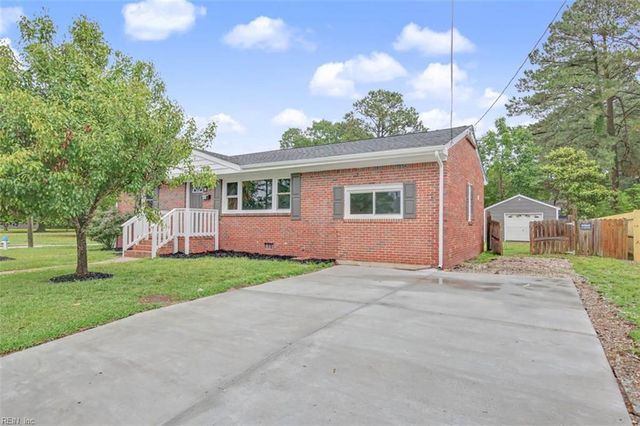701 Sparrow RD, Chesapeake, VA 23325