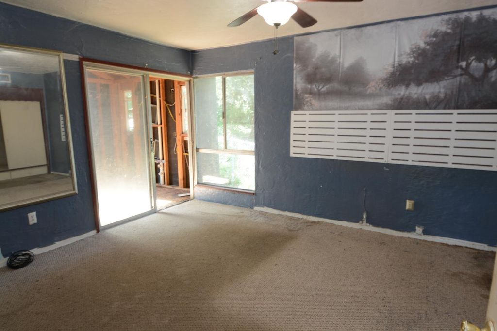 Image 10 of property listing at 54016 Road 200, North Fork, CA 93643
