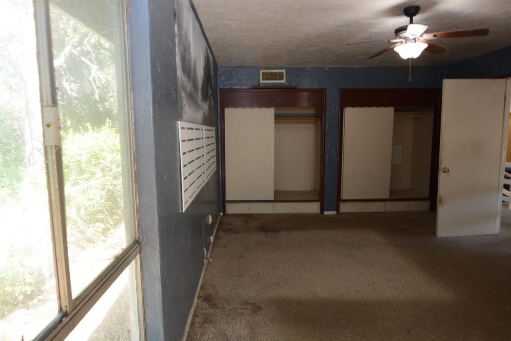 Image 11 of property listing at 54016 Road 200, North Fork, CA 93643
