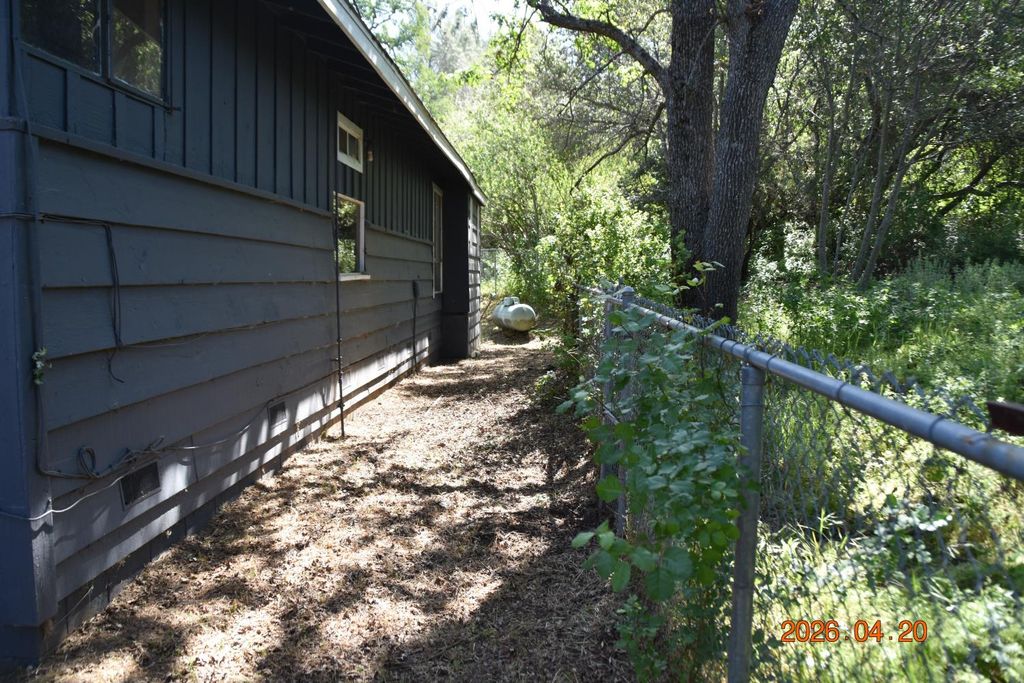 Image 19 of property listing at 54016 Road 200, North Fork, CA 93643