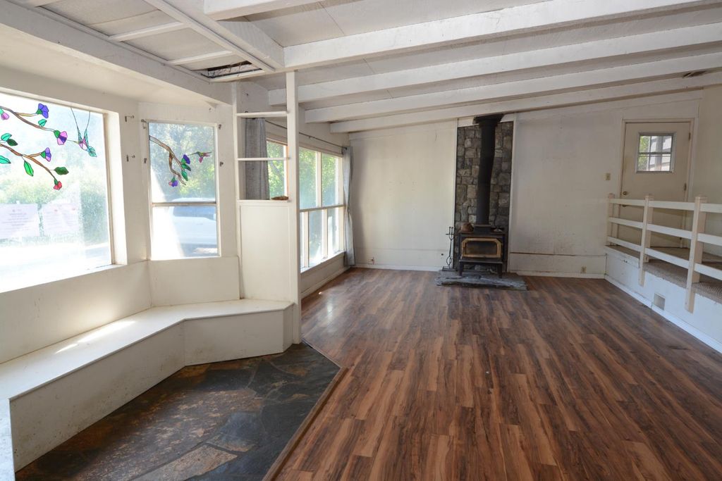 Image 5 of property listing at 54016 Road 200, North Fork, CA 93643