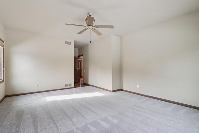 6748 S Yale DRIVE, Franklin, WI 53132