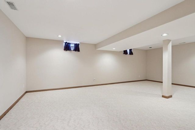 6748 S Yale DRIVE, Franklin, WI 53132