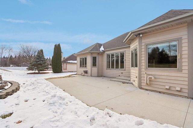 6748 S Yale DRIVE, Franklin, WI 53132