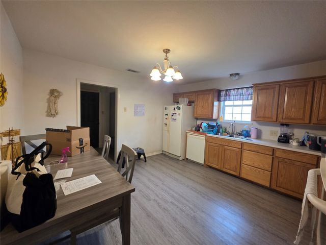 305 N Neches Street, Whitney, TX 76692