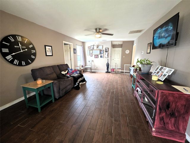 305 N Neches Street, Whitney, TX 76692