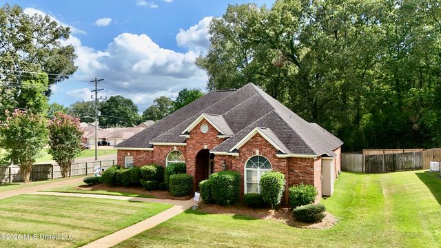 100 Trace Ridge Drive, Clinton, MS 39056