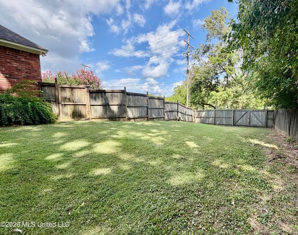 100 Trace Ridge Drive, Clinton, MS 39056
