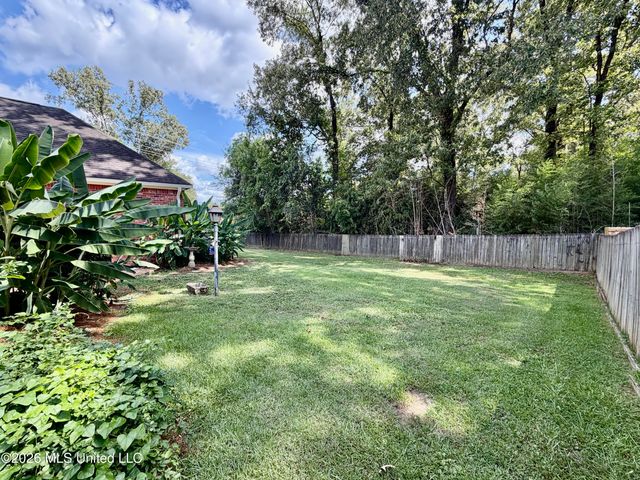 100 Trace Ridge Drive, Clinton, MS 39056