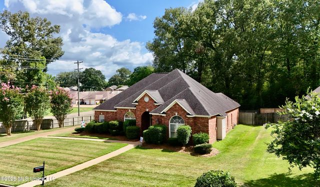 100 Trace Ridge Drive, Clinton, MS 39056