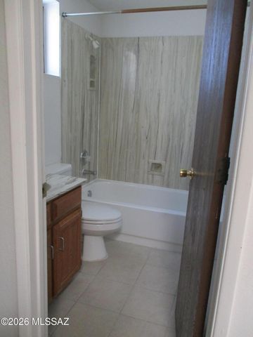 2777 N Treat Avenue, Tucson, AZ 85716