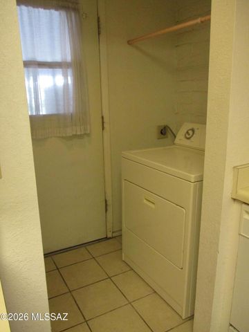 2777 N Treat Avenue, Tucson, AZ 85716