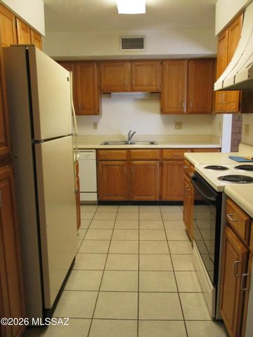 2777 N Treat Avenue, Tucson, AZ 85716