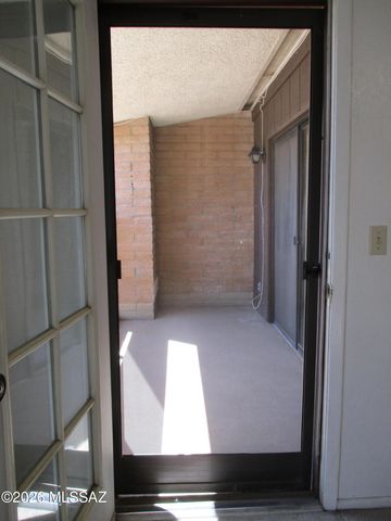 2777 N Treat Avenue, Tucson, AZ 85716