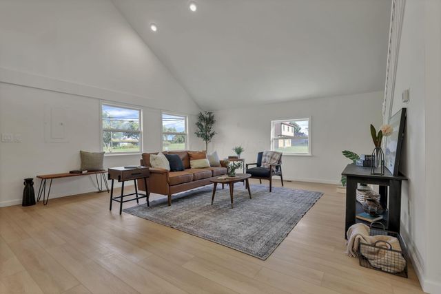 13060 Oak Road NE, Thornville, OH 43076