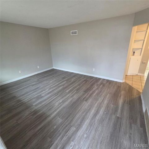 9828 Lorna Lane, St Louis, MO 63136