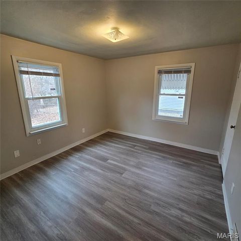 9828 Lorna Lane, St Louis, MO 63136