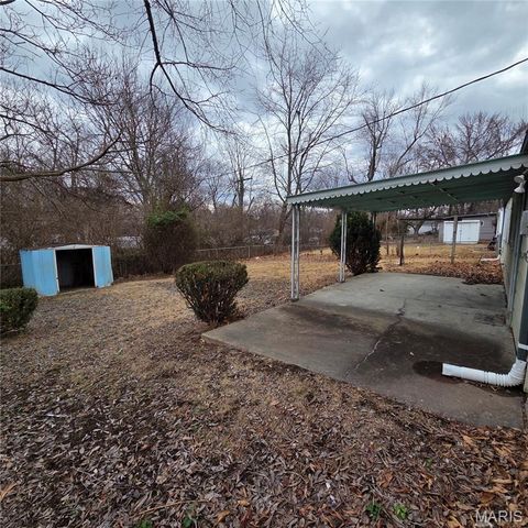 9828 Lorna Lane, St Louis, MO 63136