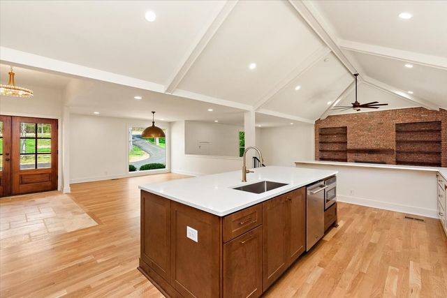 1409 Sneed Rd, W, Franklin, TN 37069