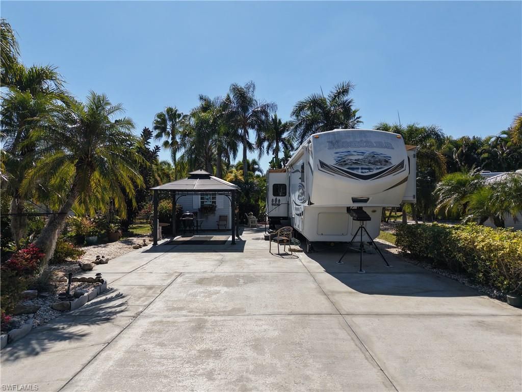 10030 Willowood Dr, FORT MYERS, FL 33905 — photo 4
