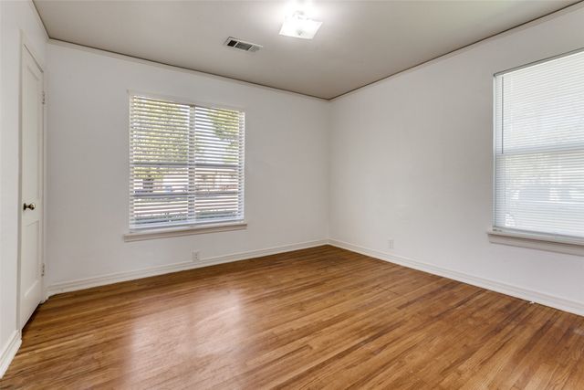 2140 Montalba Avenue, Dallas, TX 75228