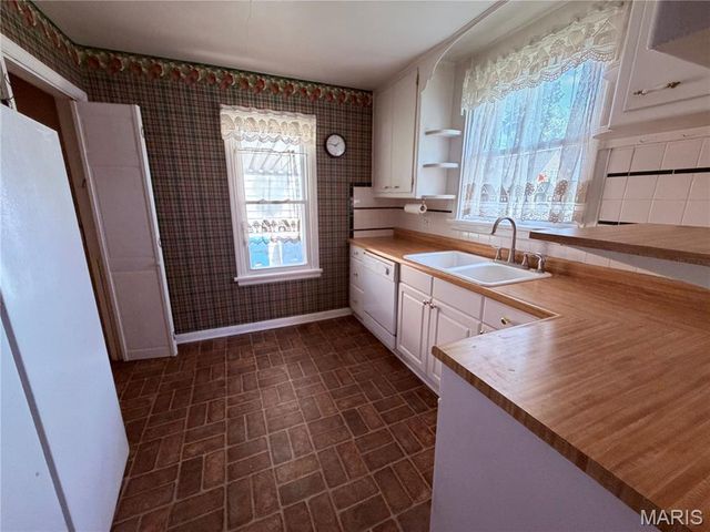 2115 Lynch Avenue, Granite City, IL 62040
